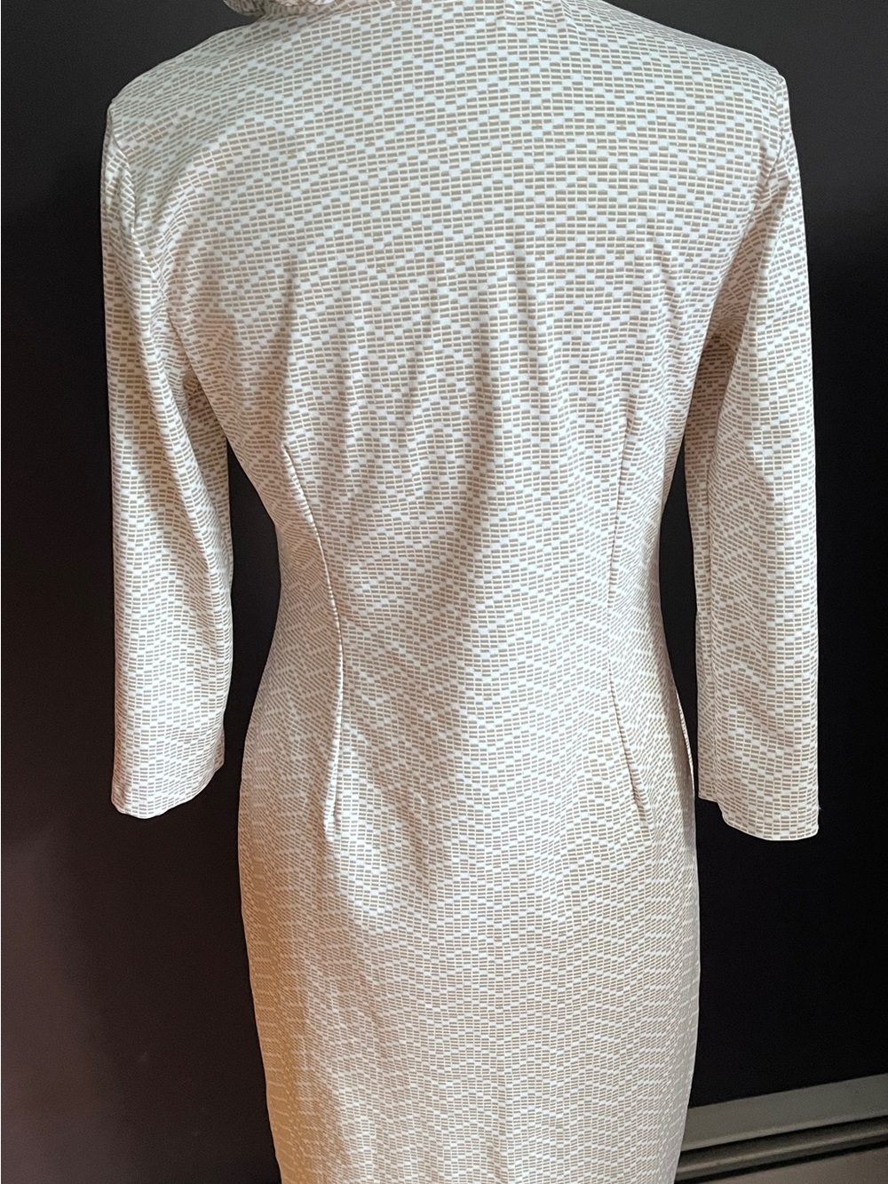 J Mc Laughlin Classic Stylish Knee Length Stretch Patterned Long Sleeve Dress - Picture 4 of 6